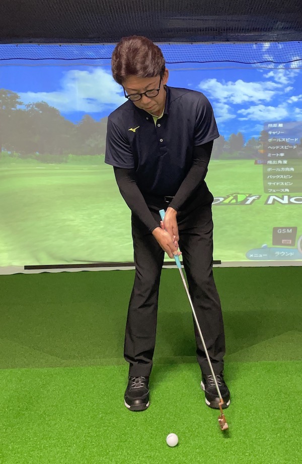 パター手の動きだけでストローク