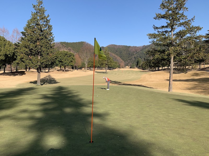 19年ゴルフ新ルール 旗竿 ピン を立てたまま パットしてみた 野村タケオのゴルフ実験室 ゴルフサプリ