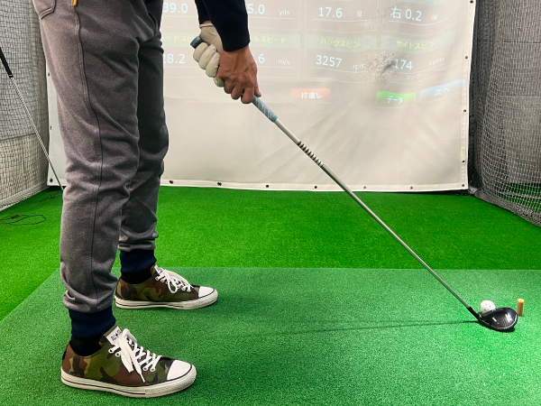 フェアウェイウッドのアドレスでの手元位置