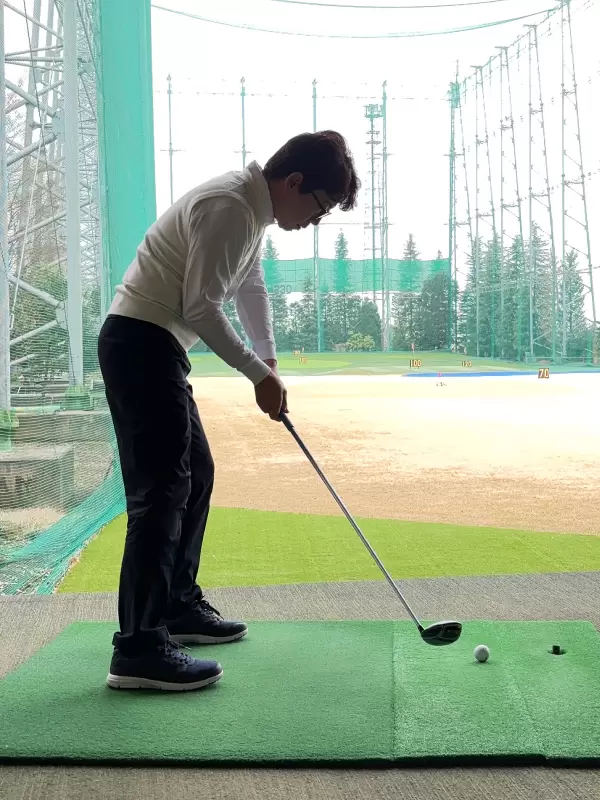 前のめりになって突っ込むと間隔が変わってしまいます