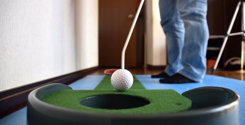 11周年記念イベントが 電動 ゴルフ カップ 練習器具 ボールが自動で足元に戻る パター練習機 ゴルフトレーニング用品