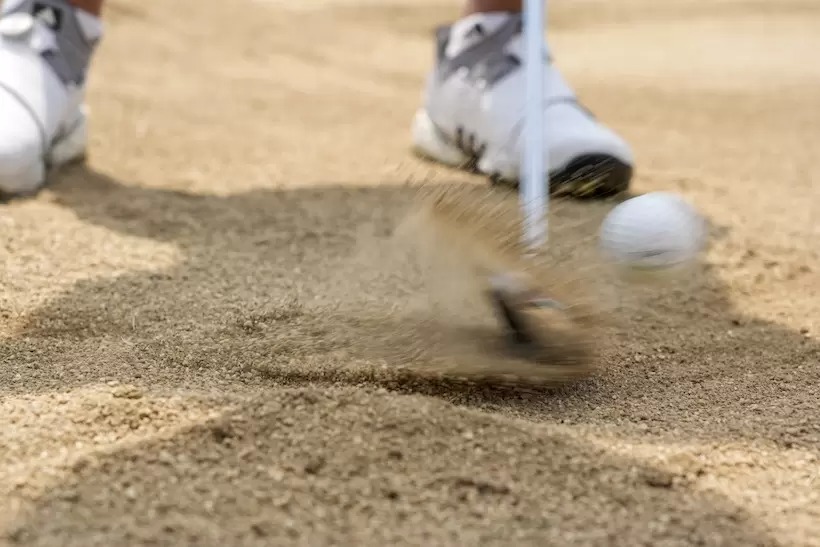 バンカーショットでボールを出せない原因