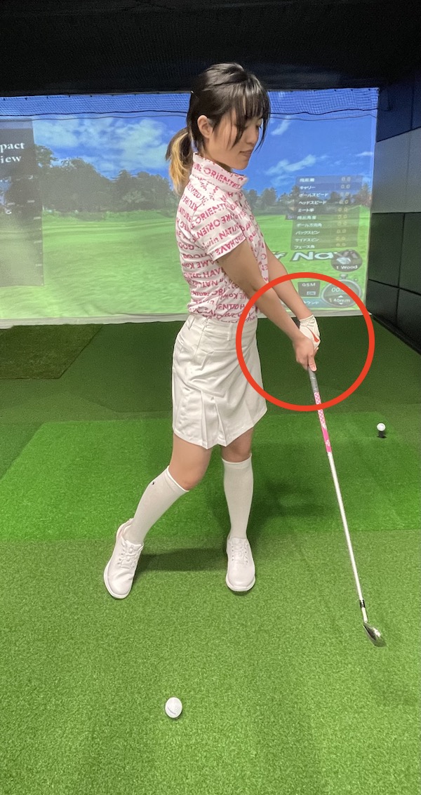 ゴルフ,ハンドファースト,スイング