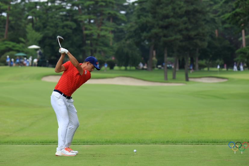 コリン・モリカワのドライバー後方連続写真【2020東京五輪・R2】（2021年）