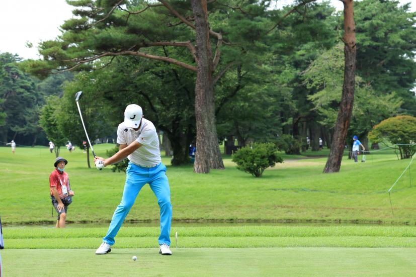 星野陸也のフェアウェイウッド正面連続写真【2020東京五輪・R2】（2021年）