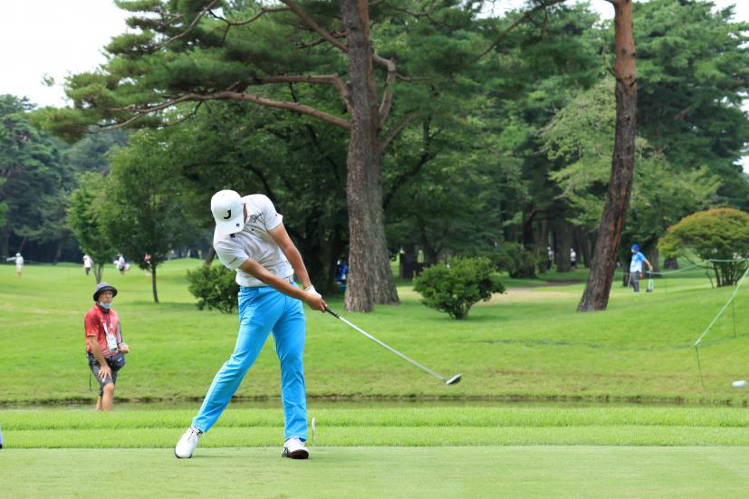 星野陸也のフェアウェイウッド正面連続写真【2020東京五輪・R2】（2021年）