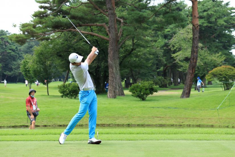 星野陸也のフェアウェイウッド正面連続写真【2020東京五輪・R2】（2021年）