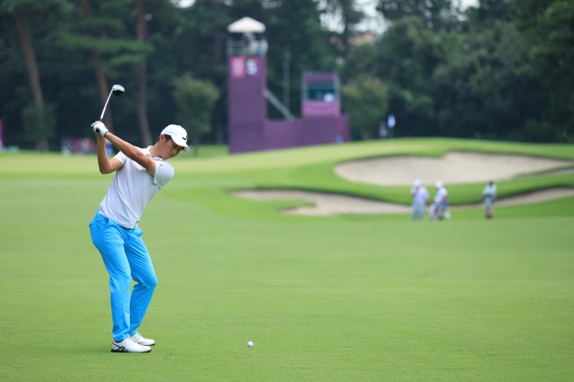 星野陸也のフェアウェイウッド後方連続写真【2020東京五輪・R2】（2021年）