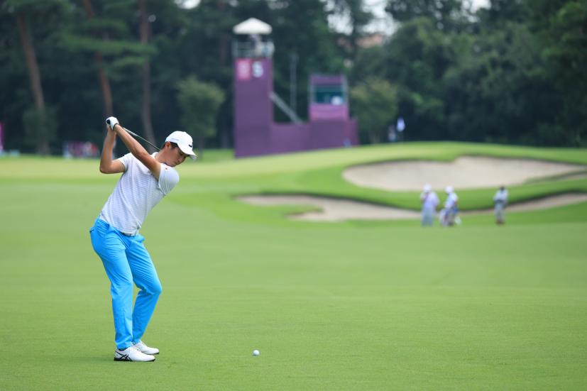 星野陸也のフェアウェイウッド後方連続写真【2020東京五輪・R2】（2021年）