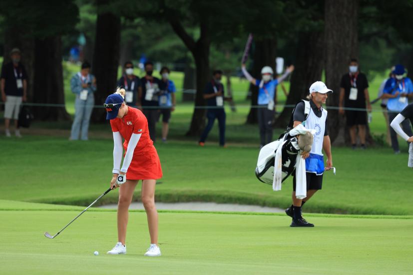 ネリー・コルダのアプローチショット連続写真【2020東京五輪・R4】（2021年）