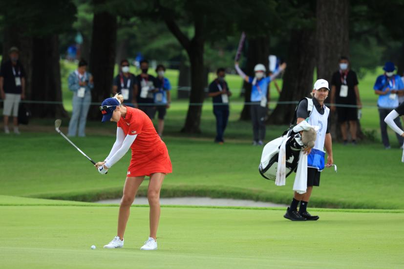 ネリー・コルダのアプローチショット連続写真【2020東京五輪・R4】（2021年）