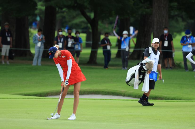 ネリー・コルダのアプローチショット連続写真【2020東京五輪・R4】（2021年）