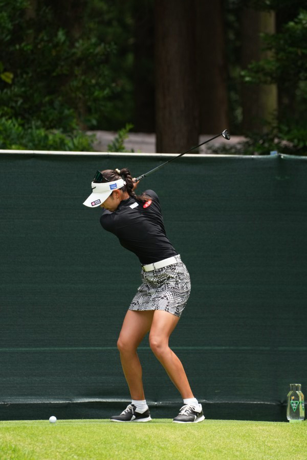 原英莉花のフェアウェイウッド連続写真【2021年アース・モンダミンカップ・R3】