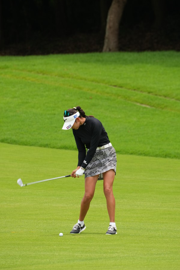 原英莉花のアイアン連続写真【2021年アース・モンダミンカップ・R3】