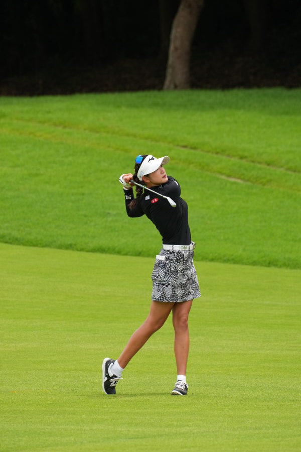 原英莉花のアイアン連続写真【2021年アース・モンダミンカップ・R3】