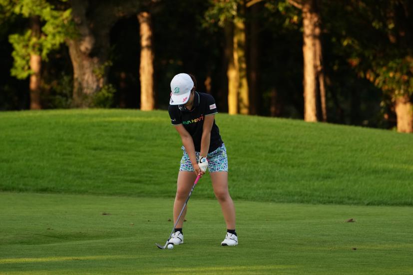 古江彩佳のアイアン連続写真【2021年アース・モンダミンカップ・R2】