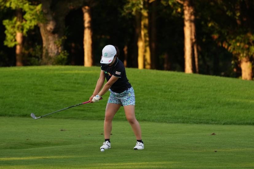 古江彩佳のアイアン連続写真【2021年アース・モンダミンカップ・R2】