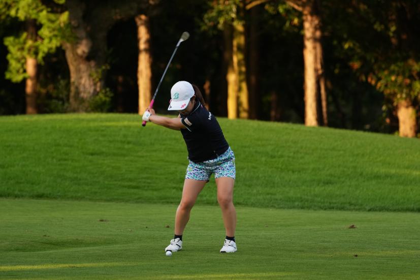 古江彩佳のアイアン連続写真【2021年アース・モンダミンカップ・R2】