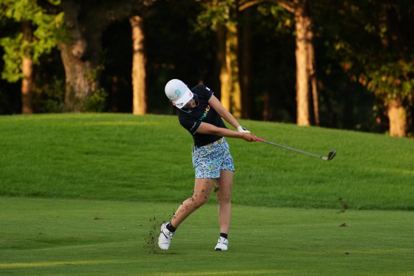 古江彩佳のアイアン連続写真【2021年アース・モンダミンカップ・R2】