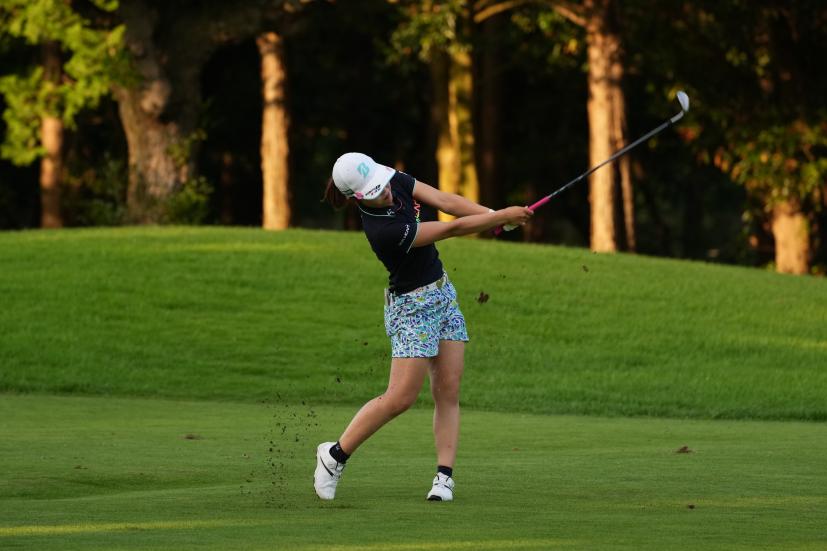 古江彩佳のアイアン連続写真【2021年アース・モンダミンカップ・R2】