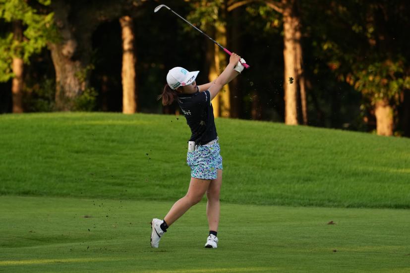 古江彩佳のアイアン連続写真【2021年アース・モンダミンカップ・R2】