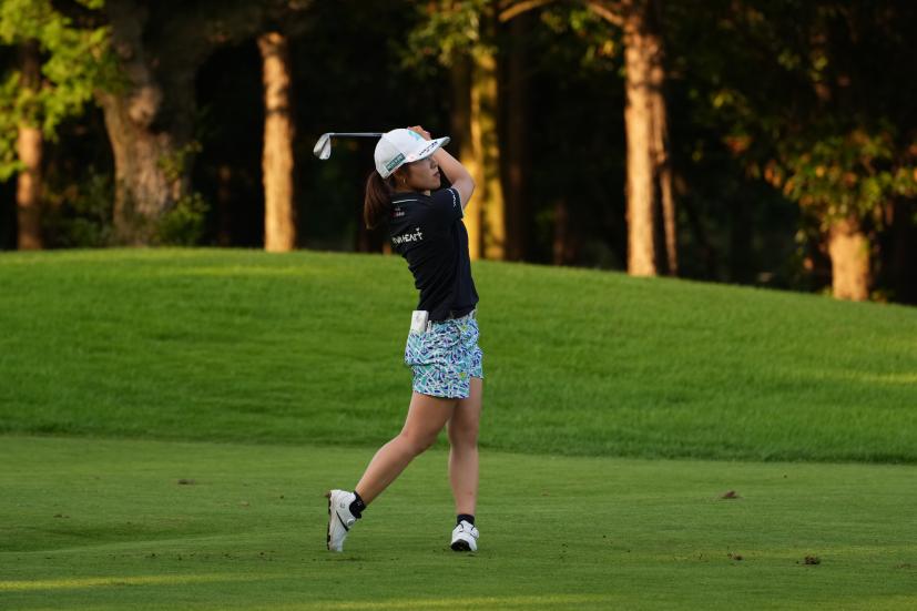 古江彩佳のアイアン連続写真【2021年アース・モンダミンカップ・R2】