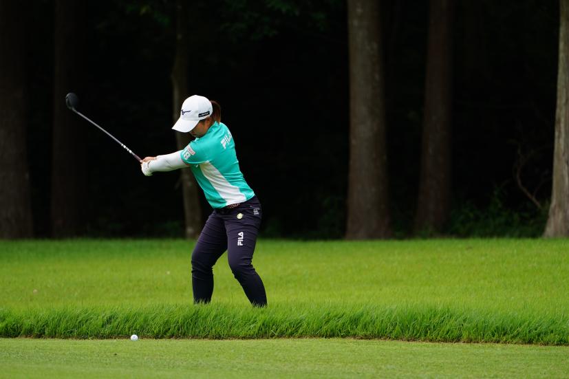 西郷真央のフェアウェイウッド連続写真【2021年アース・モンダミンカップ・R4】