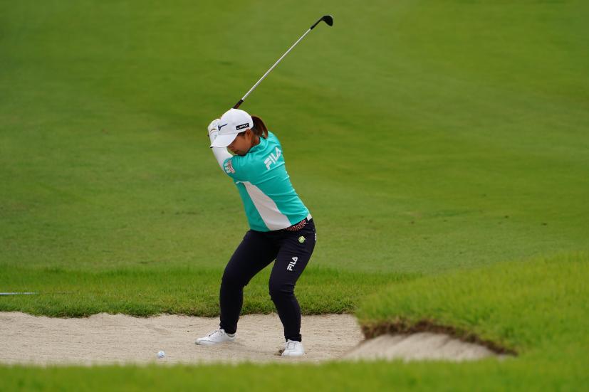 西郷真央のバンカーショット連続写真【2021年アース・モンダミンカップ・R4】