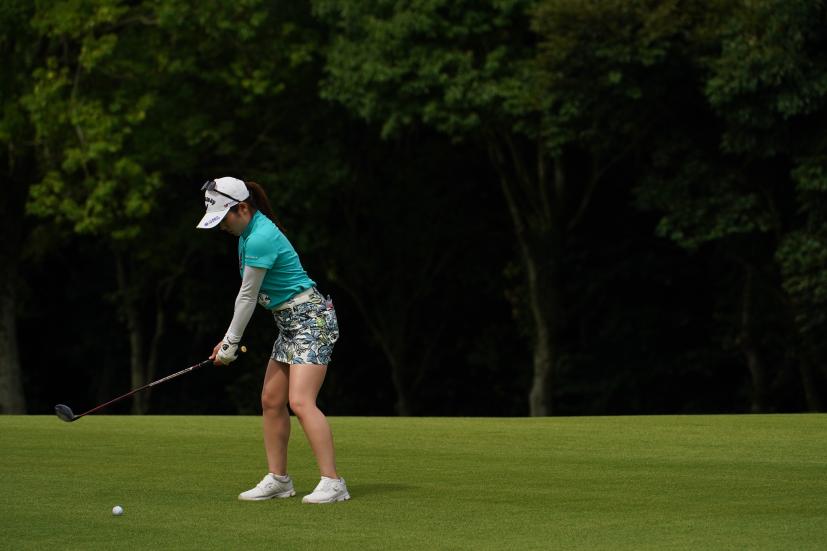 西村優菜のフェアウェイウッド連続写真【2021年アース・モンダミンカップ・R4】（2021年）