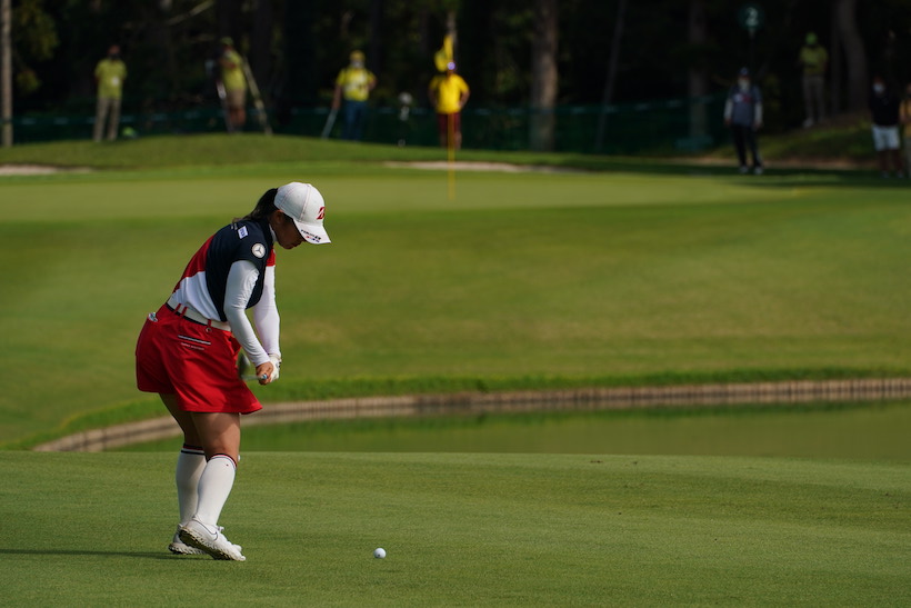 吉田優利のアプローチ　ダウンスイング②