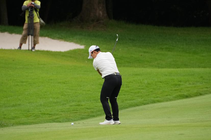 申ジエのアイアン（斜め前方）連続写真【2021年アース・モンダミンカップ・R3】