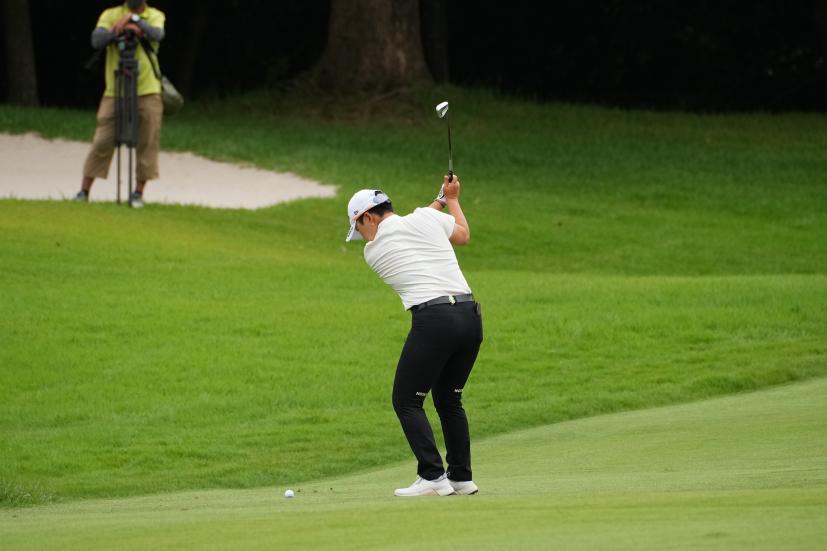 申ジエのアイアン（斜め前方）連続写真【2021年アース・モンダミンカップ・R3】