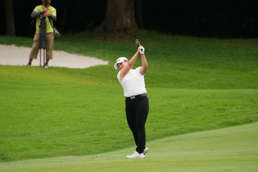 申ジエのアイアン（斜め前方）連続写真【2021年アース・モンダミンカップ・R3】