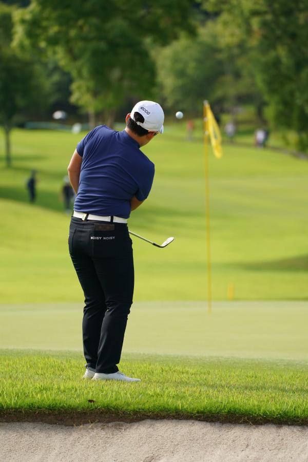 申ジエのアプローチ連続写真【2021年アース・モンダミンカップ・R4】