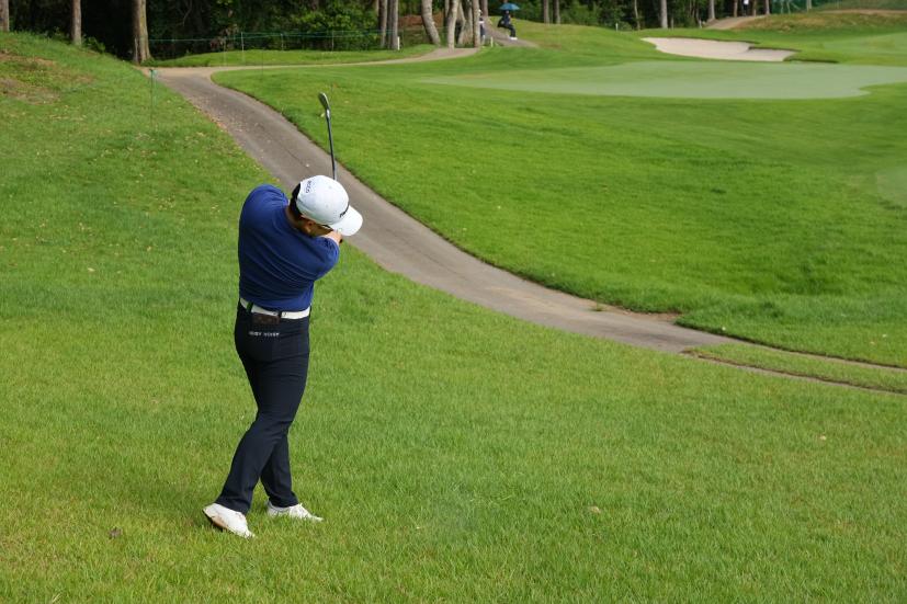 申ジエのアイアンスイング（ラフ）連続写真【2021年アース・モンダミンカップ・R4】