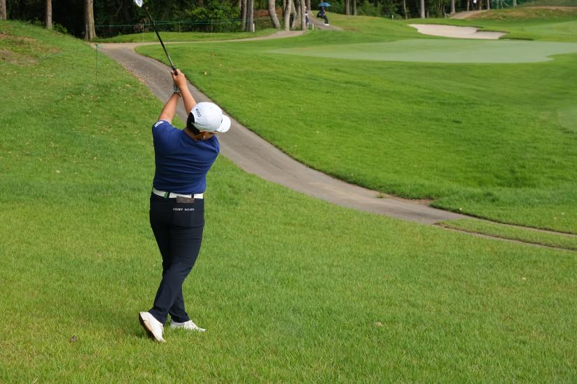 申ジエのアイアンスイング（ラフ）連続写真【2021年アース・モンダミンカップ・R4】