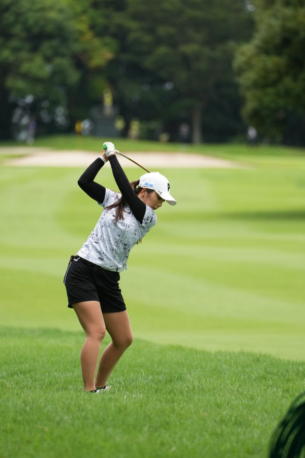 菊地絵理香のユーティリティスイング連続写真【2021年アース・モンダミンカップ・R4】