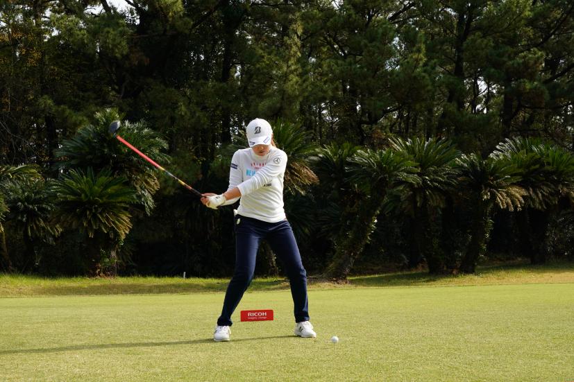 稲見萌寧のドライバースイング連続写真【2021年JLPGAツアーチャンピオンシップリコーカップ】