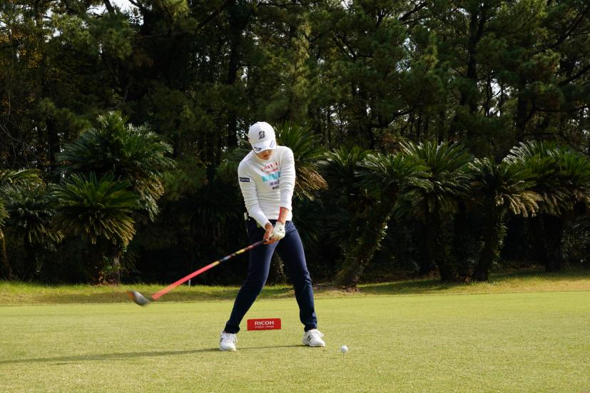 稲見萌寧のドライバースイング連続写真【2021年JLPGAツアーチャンピオンシップリコーカップ】
