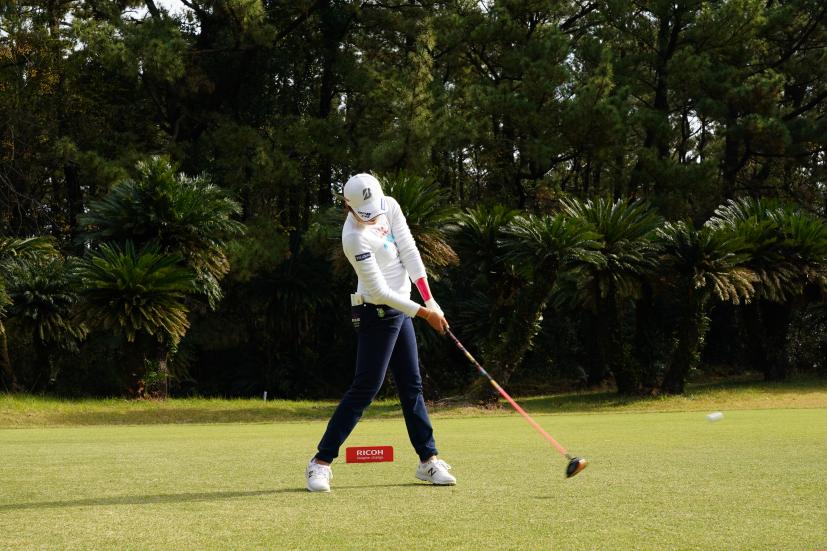 稲見萌寧のドライバースイング連続写真【2021年JLPGAツアーチャンピオンシップリコーカップ】