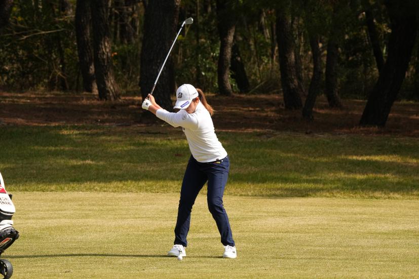 稲見萌寧のアイアンスイング連続写真【2021年JLPGAツアーチャンピオンシップリコーカップ】