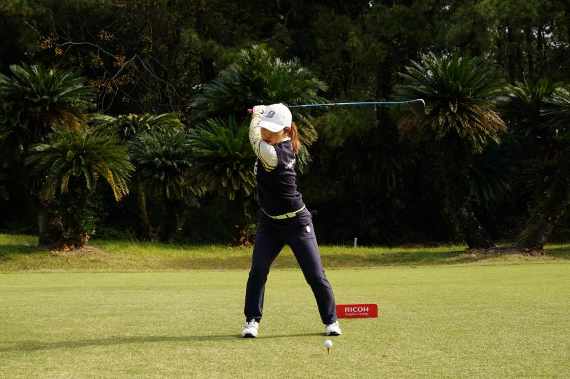 古江彩佳のドライバースイング連続写真【2021年JLPGAツアーチャンピオンシップリコーカップ】