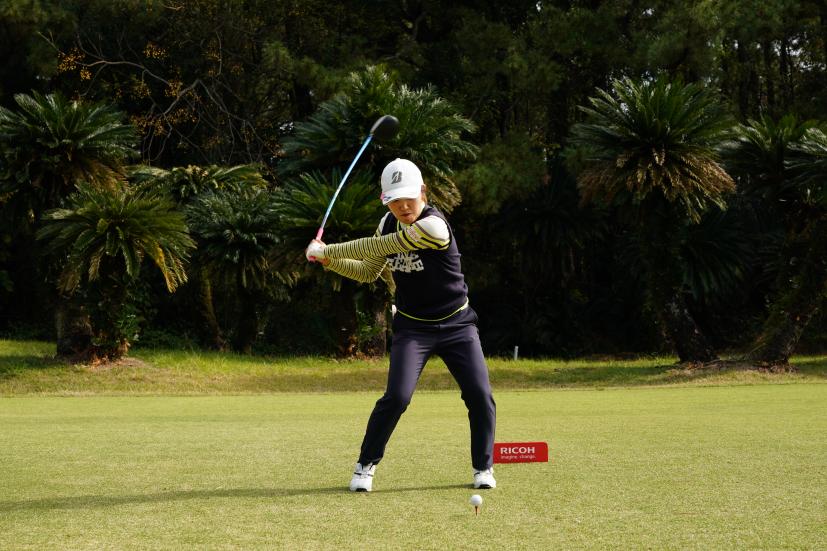 古江彩佳のドライバースイング連続写真【2021年JLPGAツアーチャンピオンシップリコーカップ】