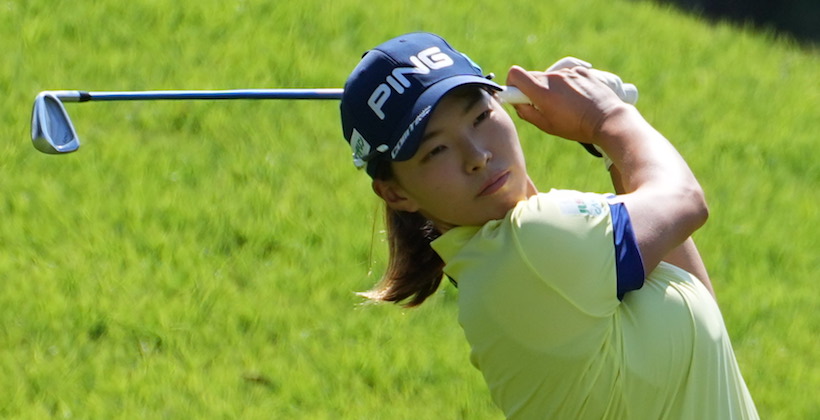 渋野日向子のアイアンスイング（ラフ）連続写真【2021日本女子オープン】