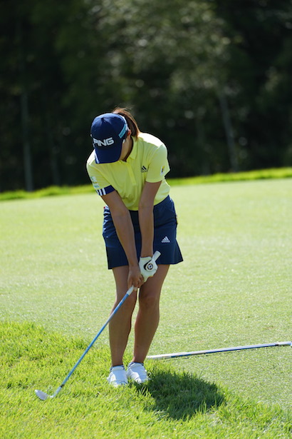渋野日向子　アプローチ｜ダウンスイング②