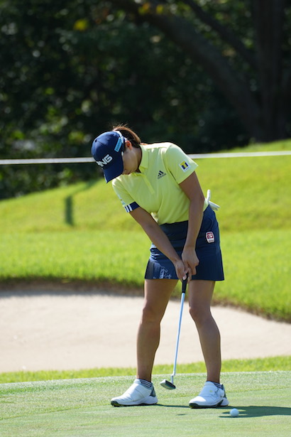 渋野日向子　パッティング｜フォロー②