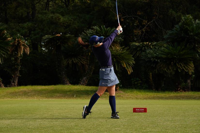 勝みなみのフェアウェイウッドスイング連続写真【2021年JLPGAツアーチャンピオンシップリコーカップ】