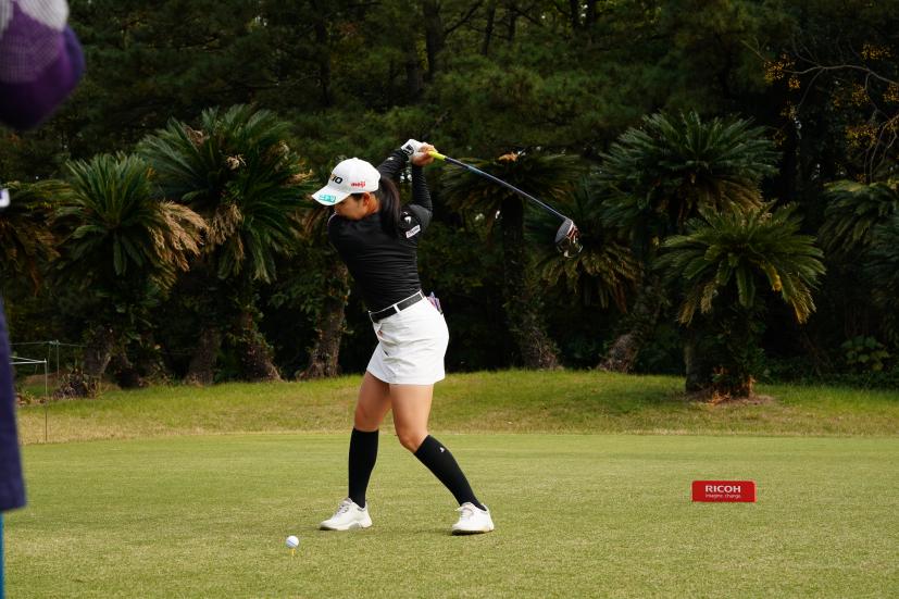 小祝さくらのドライバースイング連続写真【2021年JLPGAツアーチャンピオンシップリコーカップ】