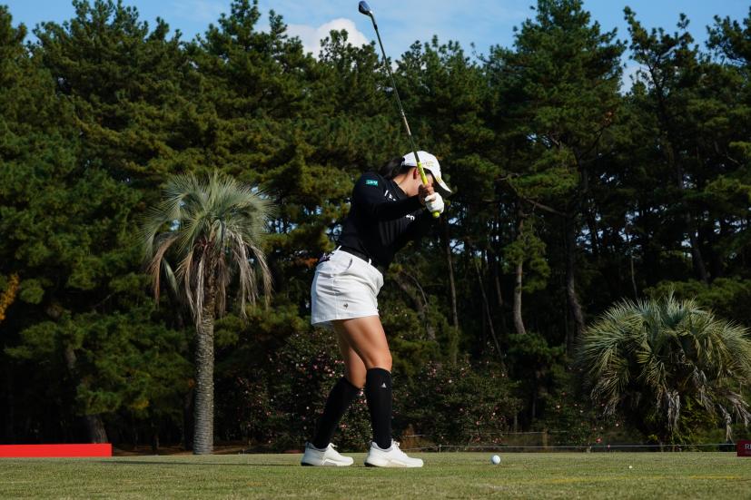 小祝さくらのアイアンスイング連続写真【2021年JLPGAツアーチャンピオンシップリコーカップ】