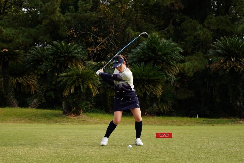 西村優菜のドライバースイング連続写真【2021年JLPGAツアーチャンピオンシップリコーカップ】